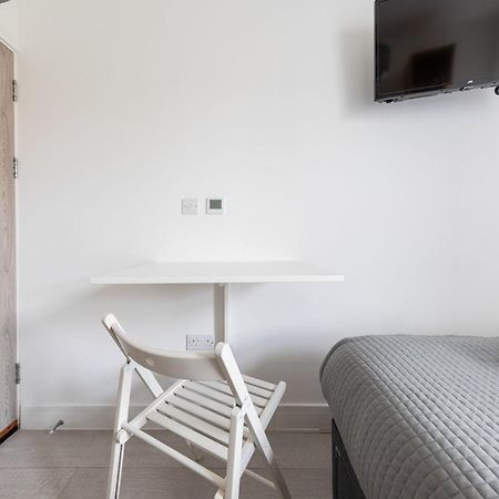 Functional Budget Stay With Wi-Fi And Laundry Facilities Near Tube Station London Exterior photo